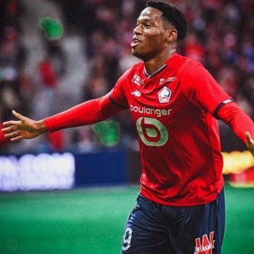 进球大战完成梅开二度，K77赛后社媒晒照：巴黎，加油！