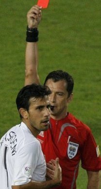 美国队红牌风波：FIFA公正性受质疑