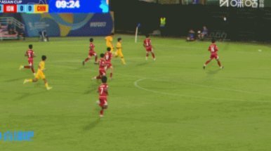 国U17 vs 河床U17半场0-0，金冠成险些破门