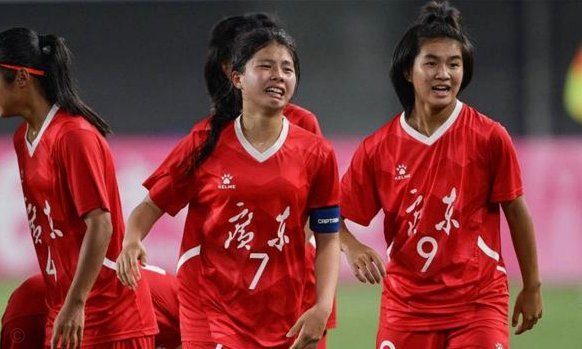 目前正在直播泰山U17V大连U17。泰山基本算是最强阵容出击了。