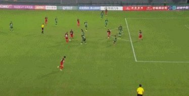 莱昂纳多低射破门，裁判吹罚越位无效