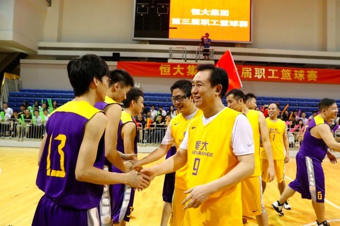 2016年恒大集团篮球赛，许家印狂砍30分获得MVP