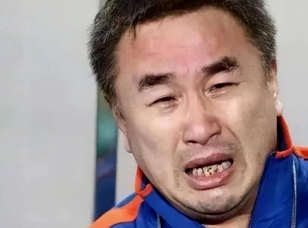 重庆球迷怒斥刘建业战术，海牛绝命一战