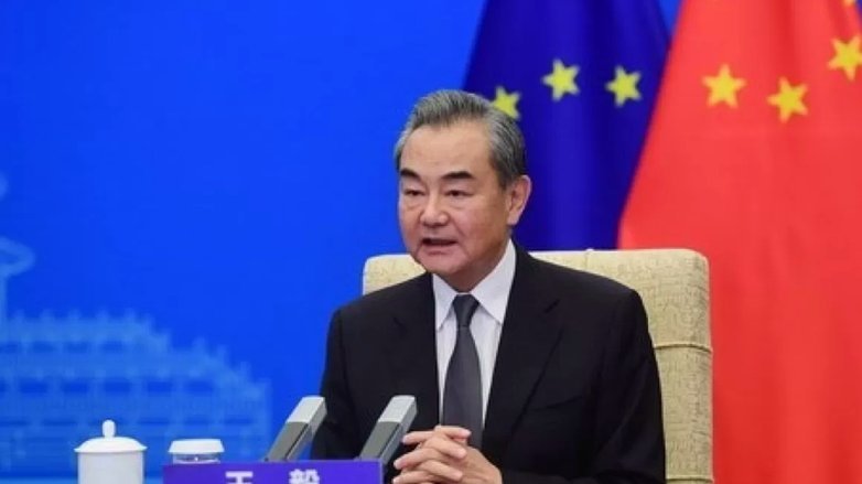 荷兰补时绝平德国，范博梅尔助攻加克波